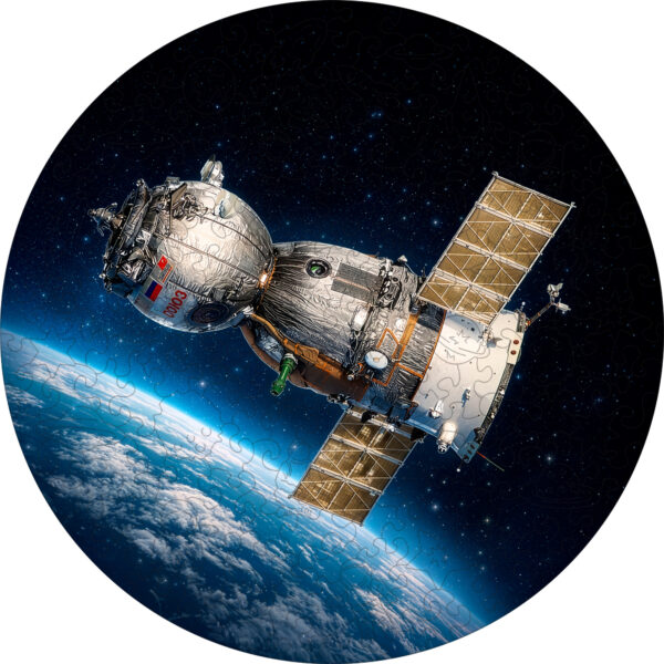 Деревянный пазл «Космический корабль Союз» / 30х30см, 195 деталей